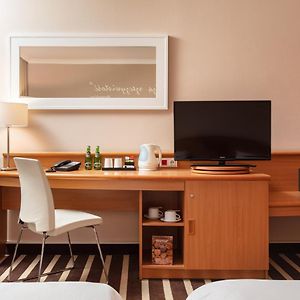Ruime Kamer met een Queen Size Bed